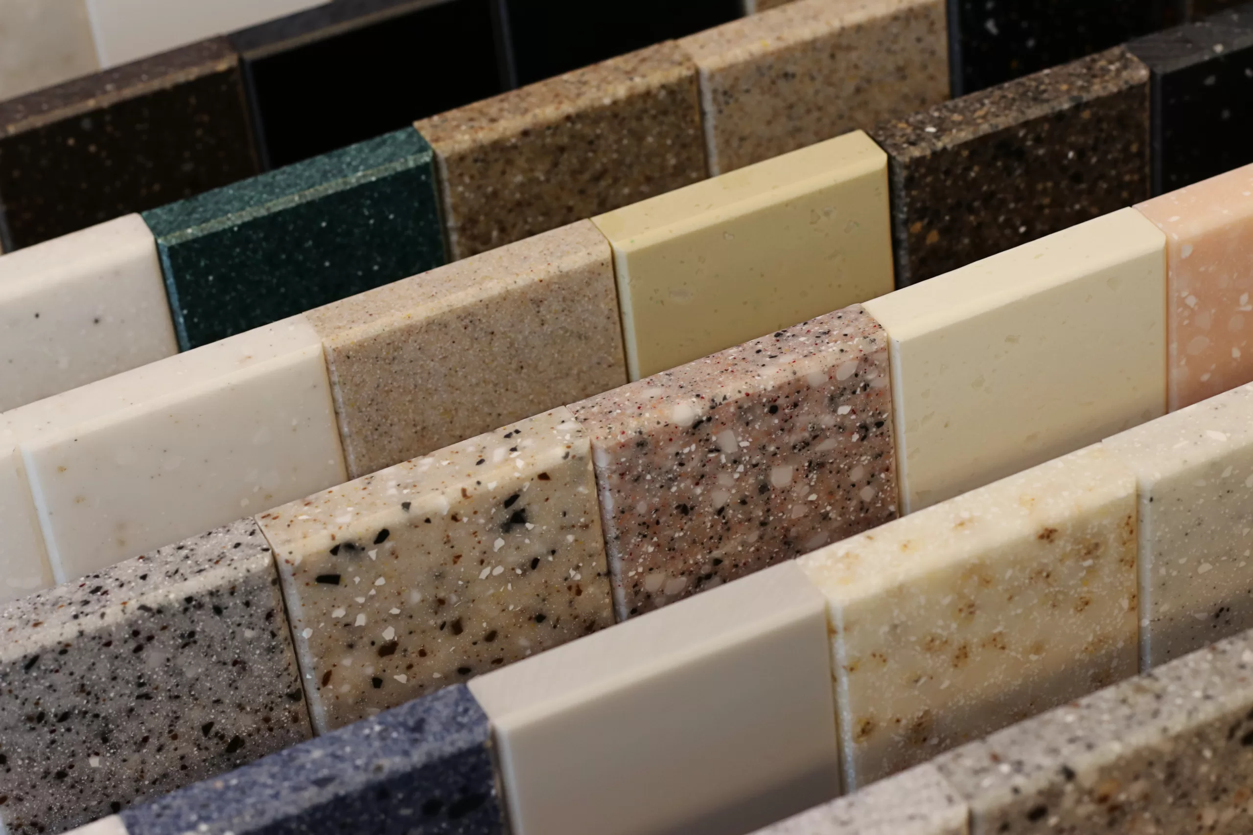 Granite vs. Quartz Countertops: Which One Is Right for Your Kitchen?
